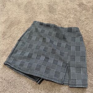 Windsor Plaid Mini Skort in Black and White